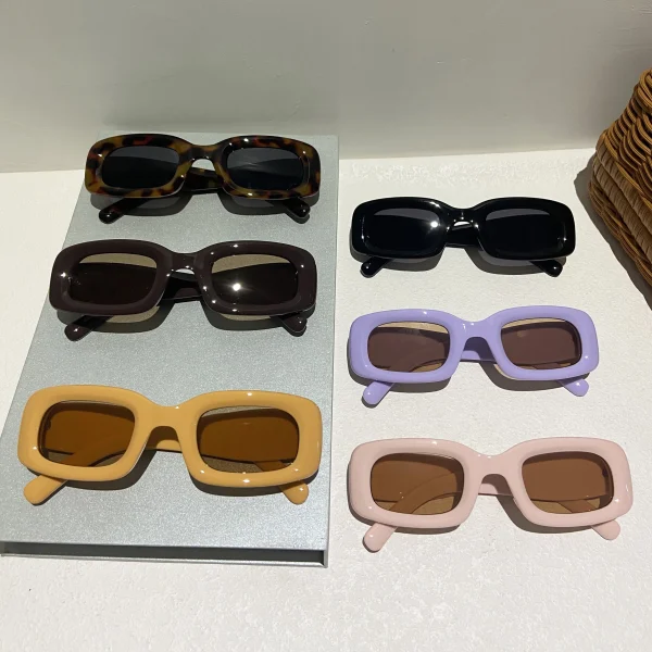 New Trendy Women Brand Design Small Square Sunglasses Classic Retro Sexy Ladies Vintage Sun Glasses