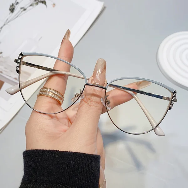 95180 Luxury Metal Cat Eye Glasses Frame Diamond Computer Anti Blue Light Glasses Unisex Eyeglasses Frame 2023