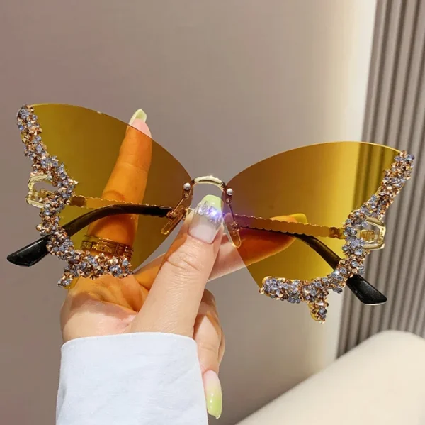 2023 Wholesale New Fashion Metal Butterfly Sun Glasses Custom Irregular Rimless Diamond Shades for Women - Image 2